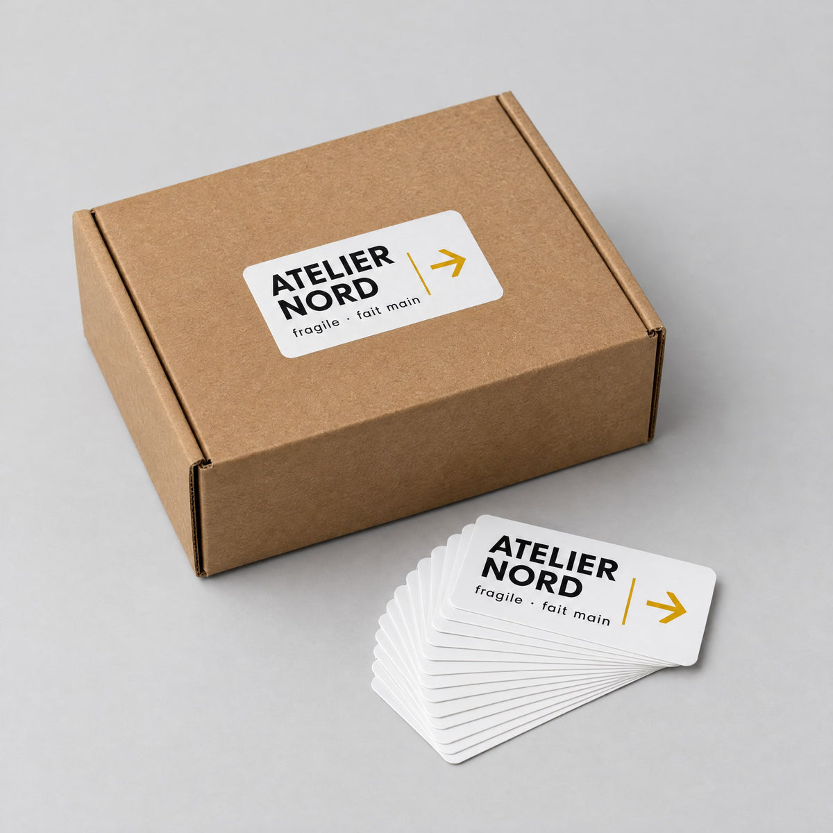 Étiquettes packaging Boîtes et colis : scellé de fermeture, étiquette de marque, colis
